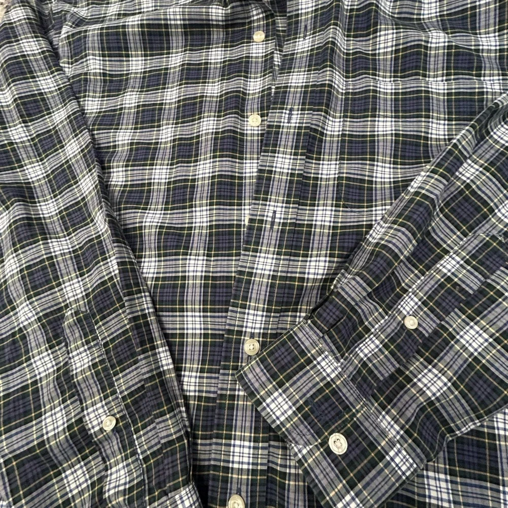 L.L. Bean Men's Dark Plaid Button Down Shirt Like New‎ Trad Fit Lg